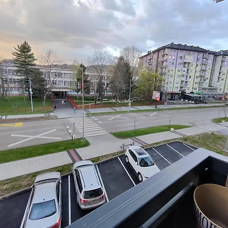 Bulevar1 Sa Garaznim Mjestom Daire Doboj