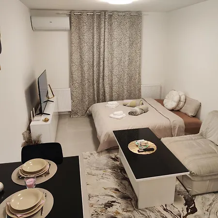 דירה Apartman Bulevar1 Sa Garazom *
